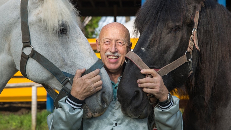Dr. Pol Press Parade